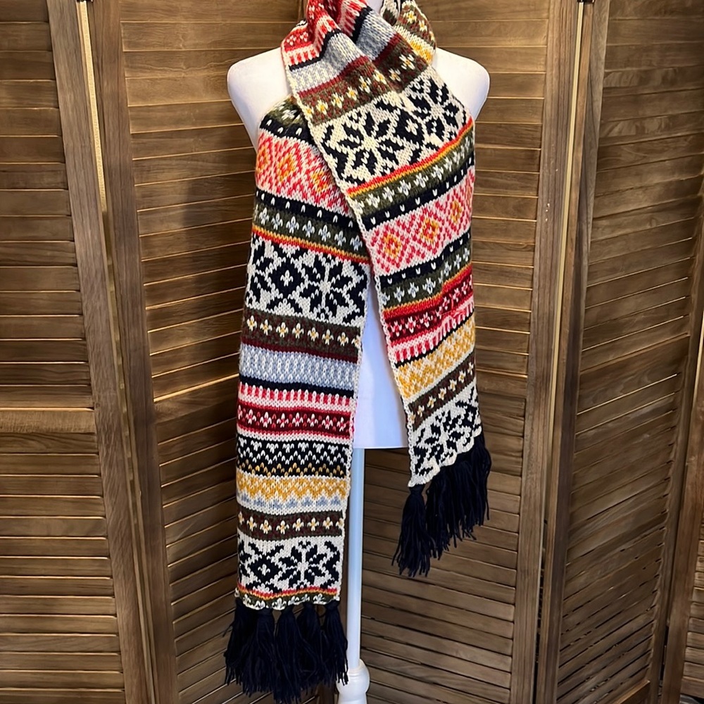 Old‎ Navy colorful scarf